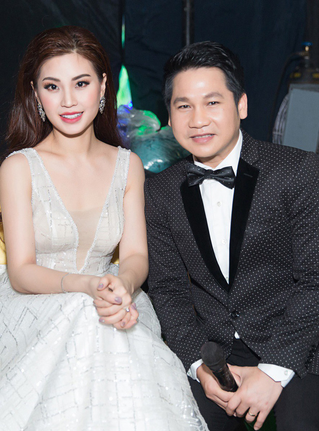 N&agrave;ng &Aacute; hậu của VTV diện đầm kho&eacute;t ngực s&acirc;u hết cỡ b&ecirc;n Trọng Tấn - Ảnh 12.