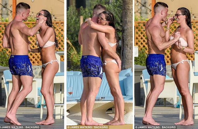 Danielle Lloyd: Sinh 4 con, dáng vẫn đẹp, eo vẫn thon! - Ảnh 10.