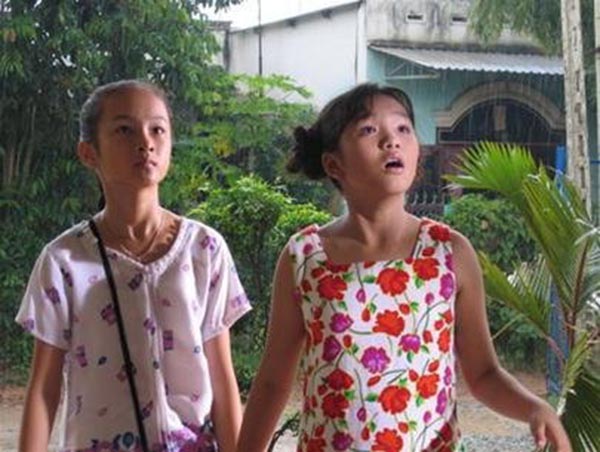 Đối thủ một thời của Angela Phương Trinh khoe dáng gợi cảm sau khi sinh con - Ảnh 2.