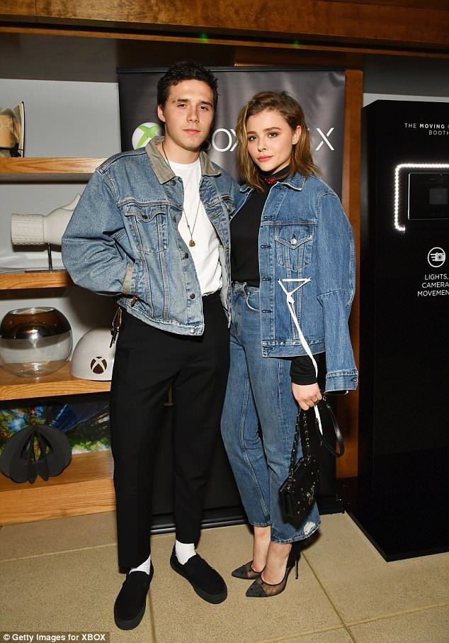 Vừa chia tay bạn gái, Brooklyn Beckham đã hò hẹn với người mẫu Playboy - Ảnh 10. Vừa chia tay bạn gái, Brooklyn Beckham đã hò hẹn với người mẫu Playboy - Ảnh 10.