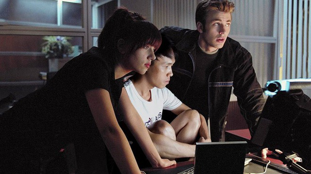 Tiết lộ về chàng trai Việt cầm dép “bắt nạt” các siêu anh hùng Hollywood - Ảnh 10. Tiết lộ về chàng trai Việt cầm dép “bắt nạt” các siêu anh hùng Hollywood - Ảnh 10.