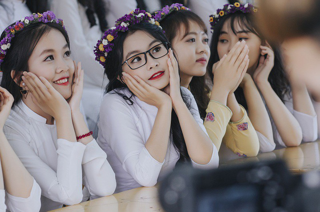 Lớp học gồm nhiều nữ sinh xinh xắn ở Bu&ocirc;n Ma Thuột - Ảnh 4.