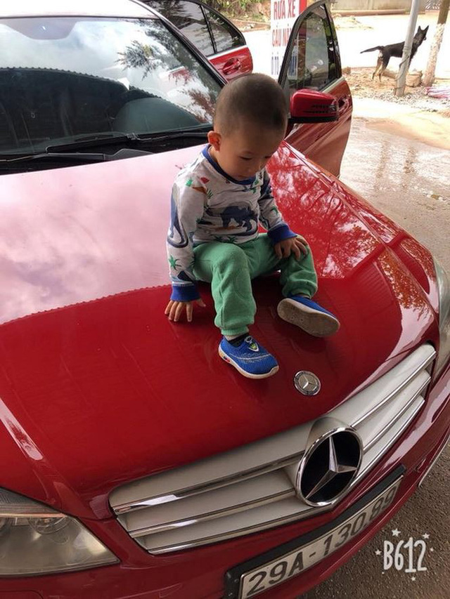 Hiệp Gà khoe mới mua lại xe Mercedes tiền tỷ bằng tiền dành dụm - Ảnh 4. Hiệp Gà khoe mới mua lại xe Mercedes tiền tỷ bằng tiền dành dụm - Ảnh 4.