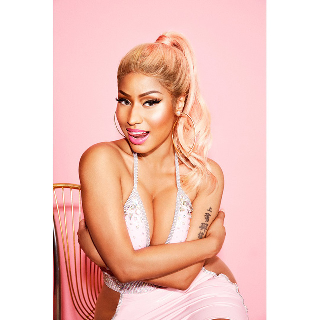 Nicki Minaj khoe ngực khủng đi xem b&oacute;ng rổ - Ảnh 12.