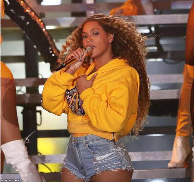Beyonce tái xuất gợi cảm - Ảnh 10.