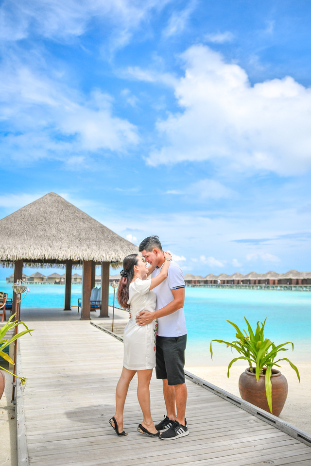 Bình Minh hôn vợ say đắm trong tiệc kỷ niệm 10 năm ngày cưới - Ảnh 18. Bình Minh hôn vợ say đắm trong tiệc kỷ niệm 10 năm ngày cưới - Ảnh 18.