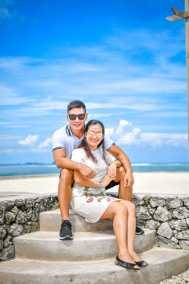 Bình Minh hôn vợ say đắm trong tiệc kỷ niệm 10 năm ngày cưới - Ảnh 26. Bình Minh hôn vợ say đắm trong tiệc kỷ niệm 10 năm ngày cưới - Ảnh 26.