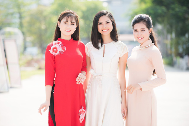 Chí Thiện gây sốc khi ngồi lên bàn học “ghẹo” nữ sinh đại học - Ảnh 8. Chí Thiện gây sốc khi ngồi lên bàn học “ghẹo” nữ sinh đại học - Ảnh 8.