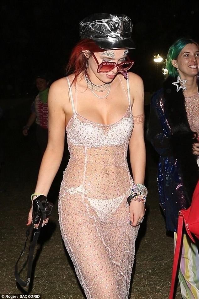 Bella Thorne diện váy xuyên thấu lộ nội y - Ảnh 8. Bella Thorne diện váy xuyên thấu lộ nội y - Ảnh 8.