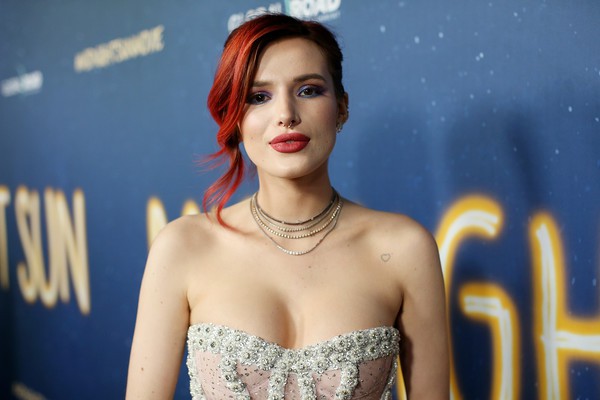 Bella Thorne diện váy xuyên thấu lộ nội y - Ảnh 10. Bella Thorne diện váy xuyên thấu lộ nội y - Ảnh 10.