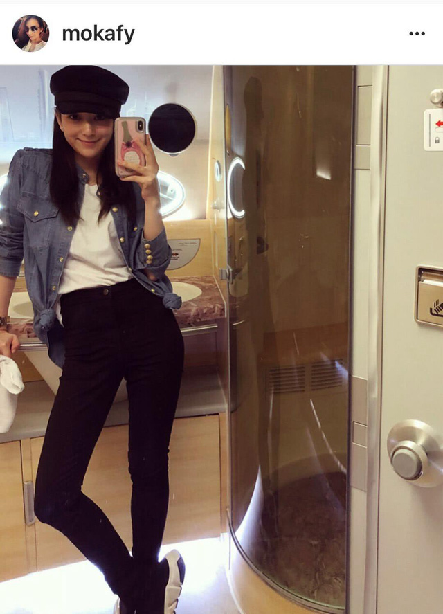 Kỷ niệm một năm ng&agrave;y cưới, Qu&aacute;ch Ph&uacute; Th&agrave;nh đưa vợ trẻ đi du lịch - Ảnh 6.