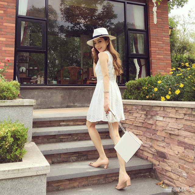 Kỷ niệm một năm ng&agrave;y cưới, Qu&aacute;ch Ph&uacute; Th&agrave;nh đưa vợ trẻ đi du lịch - Ảnh 14.