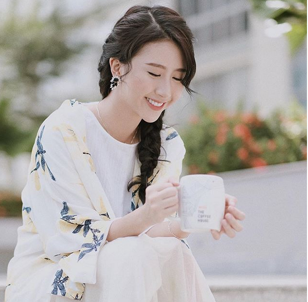Quỳnh Anh Shyn “lột xác” từ phong cách “bánh bèo” sang hiện đại, sành điệu - Ảnh 4. Quỳnh Anh Shyn “lột xác” từ phong cách “bánh bèo” sang hiện đại, sành điệu - Ảnh 4.