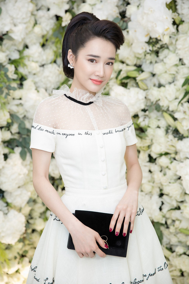 Nhã Phương xinh đẹp đọ dáng cùng bạn gái Phan Thành - Ảnh 2. Nhã Phương xinh đẹp đọ dáng cùng bạn gái Phan Thành - Ảnh 2.