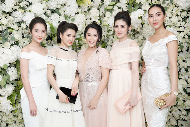 Nhã Phương xinh đẹp đọ dáng cùng bạn gái Phan Thành - Ảnh 10. Nhã Phương xinh đẹp đọ dáng cùng bạn gái Phan Thành - Ảnh 10.