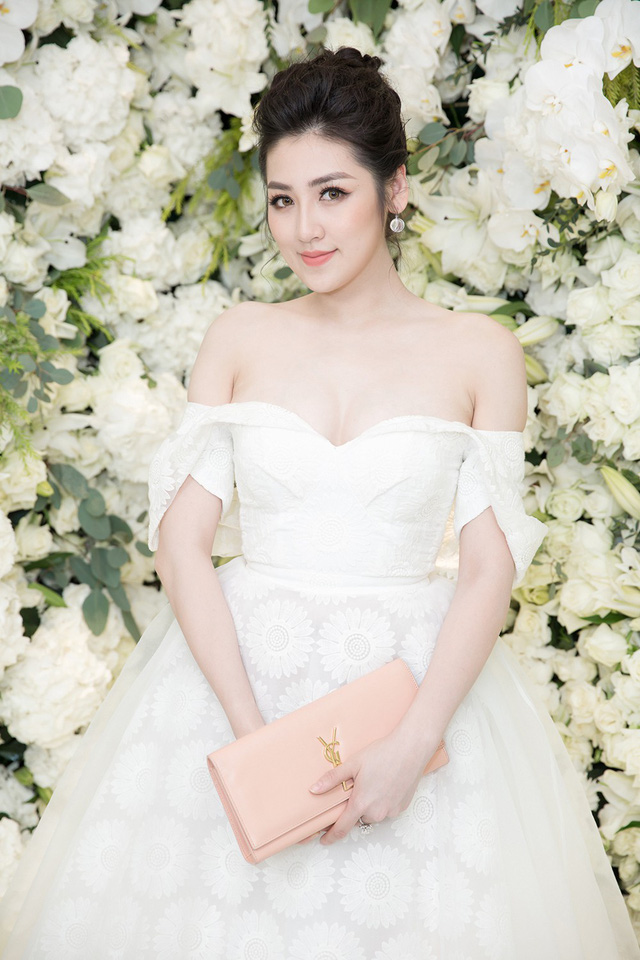 Nhã Phương xinh đẹp đọ dáng cùng bạn gái Phan Thành - Ảnh 18. Nhã Phương xinh đẹp đọ dáng cùng bạn gái Phan Thành - Ảnh 18.