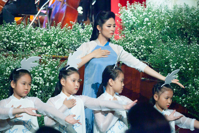 MC Vũ Mạnh Cường thú nhận “rung động” đắm đuối Hoa hậu Ngọc Hân - Ảnh 14.