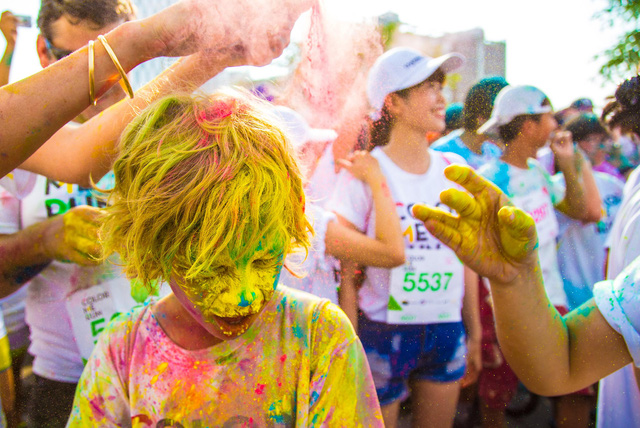 Hết lễ? Lo gì vì sắp đến Color Me Run rồi! - Ảnh 22. Hết lễ? Lo gì vì sắp đến Color Me Run rồi! - Ảnh 22.
