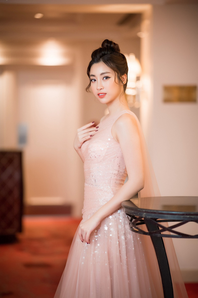 Hoa hậu Đỗ Mỹ Linh sắp trở th&agrave;nh BTV truyền h&igrave;nh VTV - Ảnh 4.