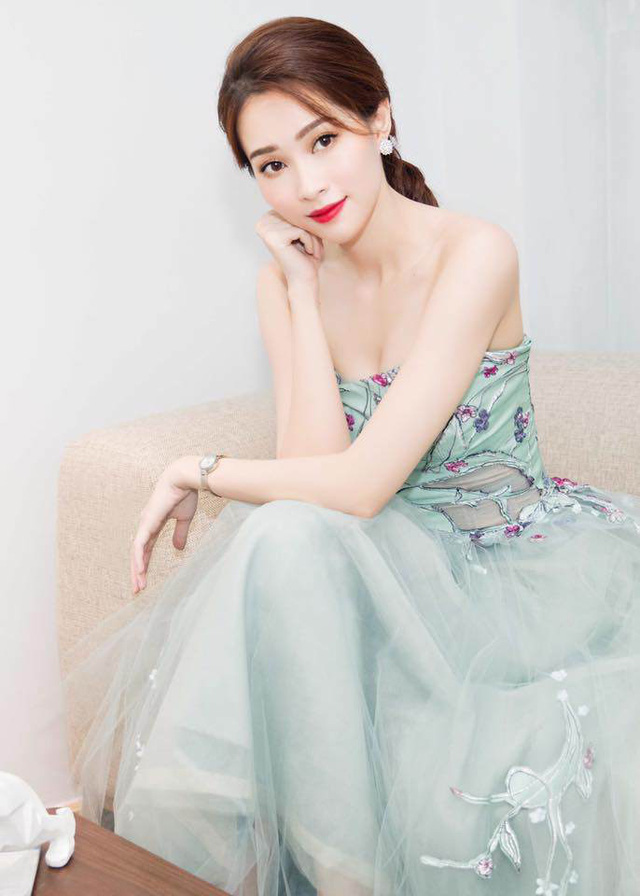 Những người đẹp showbiz Việt “đổi đời” sau khi kết hôn với đại gia - Ảnh 2. Những người đẹp showbiz Việt “đổi đời” sau khi kết hôn với đại gia - Ảnh 2.