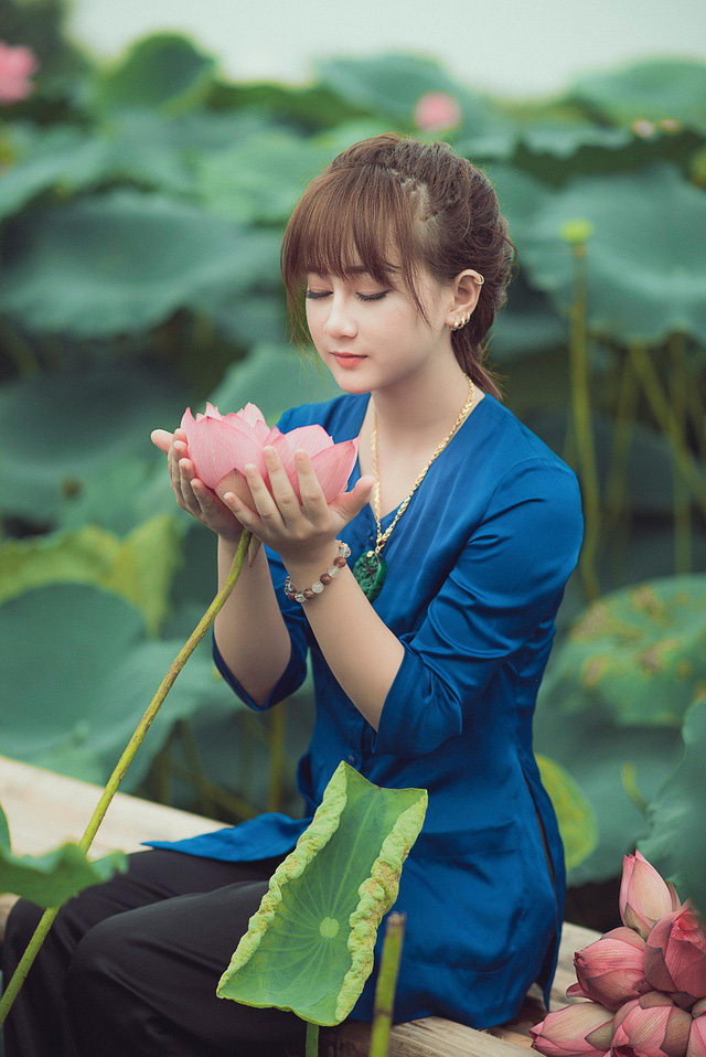 Chân dung cô đồng 9X xinh đẹp là sinh viên Học viện Ngoại giao - Ảnh 16. Chân dung cô đồng 9X xinh đẹp là sinh viên Học viện Ngoại giao - Ảnh 16.
