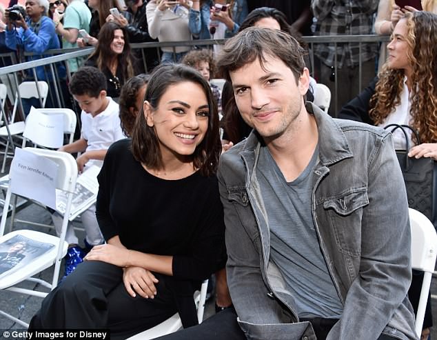 Mila Kunis và Ashton Kutcher: Từ bạn thân trở thành vợ chồng - Ảnh 6.