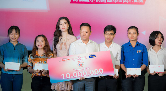 Sau khi &ldquo;thả th&iacute;nh&rdquo;, Jun Phạm lại c&ocirc;ng khai nắm tay Đỗ Mỹ Linh - Ảnh 16.