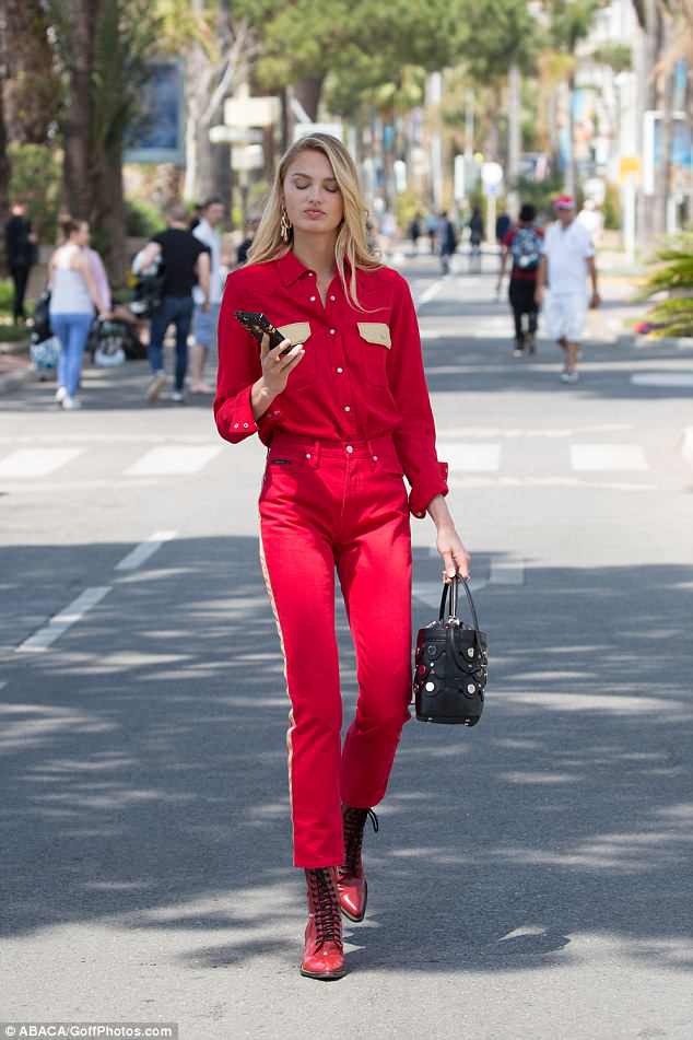 Thiên thần của Victorias Secret đẹp như mộng trên thảm đỏ Cannes - Ảnh 36. Thiên thần của Victorias Secret đẹp như mộng trên thảm đỏ Cannes - Ảnh 36.