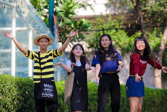 Sài Gòn đẹp mê hồn với mùa chò nâu xoay tít - Ảnh 12.