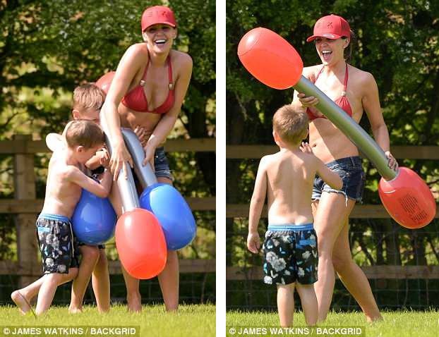 Gái hư Danielle Lloyd hạnh phúc bên chồng con - Ảnh 4. Gái hư Danielle Lloyd hạnh phúc bên chồng con - Ảnh 4.