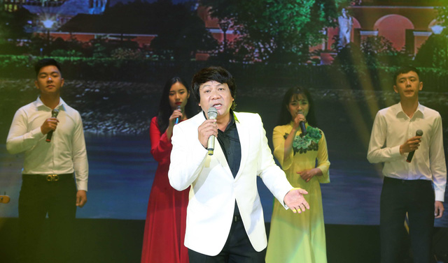 &ldquo;Qu&agrave; th&aacute;ng 5 d&acirc;ng Người&rdquo; mang đến những cảm x&uacute;c s&acirc;u lắng - Ảnh 2.