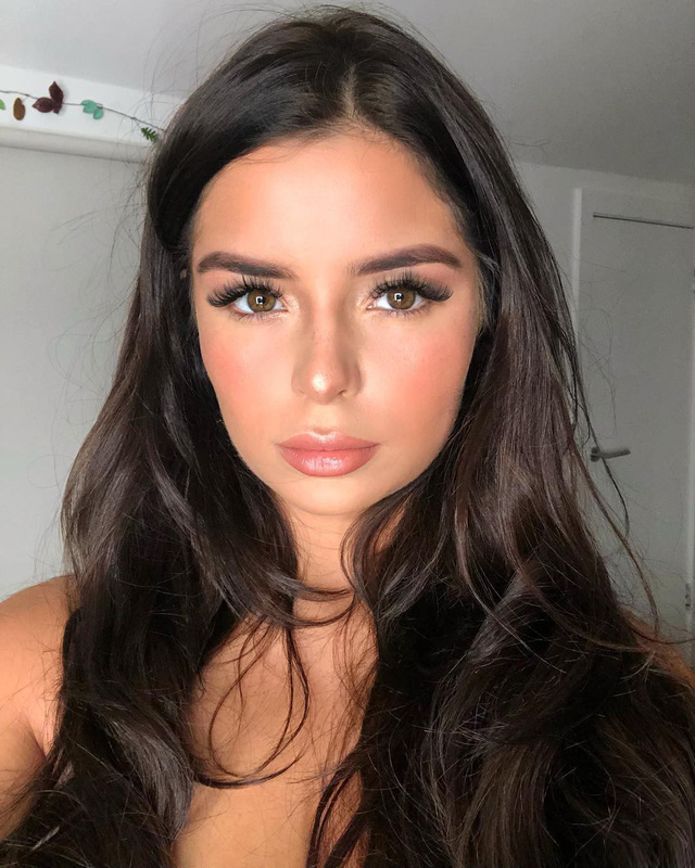 Demi Rose khoe ngực cỡ bự - Ảnh 10.