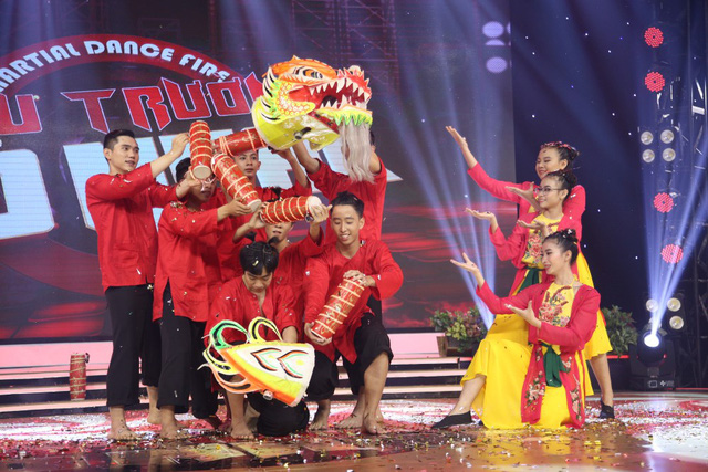 Nhóm võ từng nghiện game gây sốt khi diễn trên nền nhạc Dạ cổ hoài lang - Ảnh 16. Nhóm võ từng nghiện game gây sốt khi diễn trên nền nhạc Dạ cổ hoài lang - Ảnh 16.