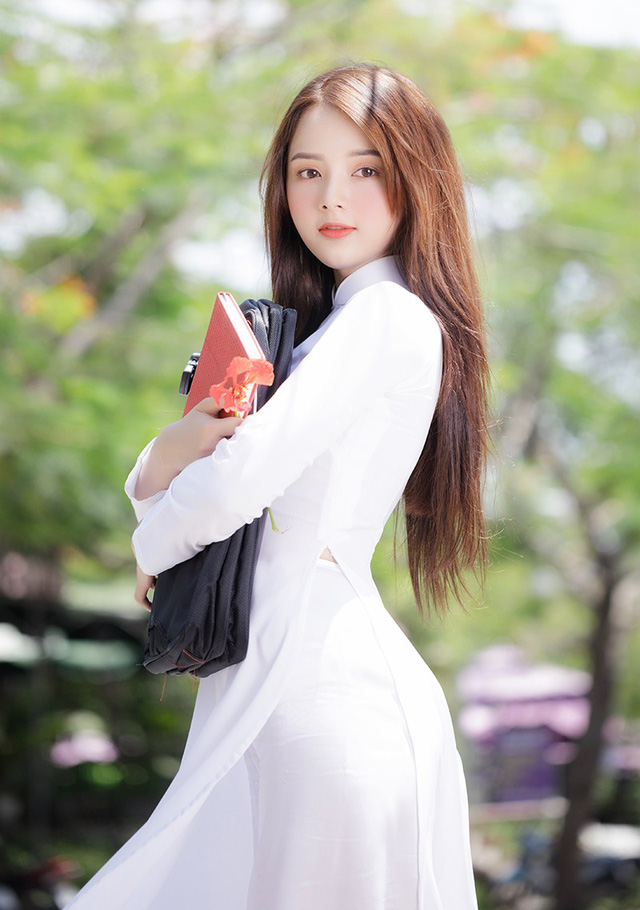 Hot girl ảnh thẻ Hương L&ecirc; diện &aacute;o d&agrave;i trắng nhớ thuở học tr&ograve; - Ảnh 6.