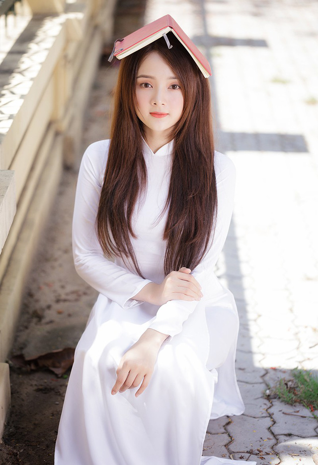 Hot girl ảnh thẻ Hương L&ecirc; diện &aacute;o d&agrave;i trắng nhớ thuở học tr&ograve; - Ảnh 16.