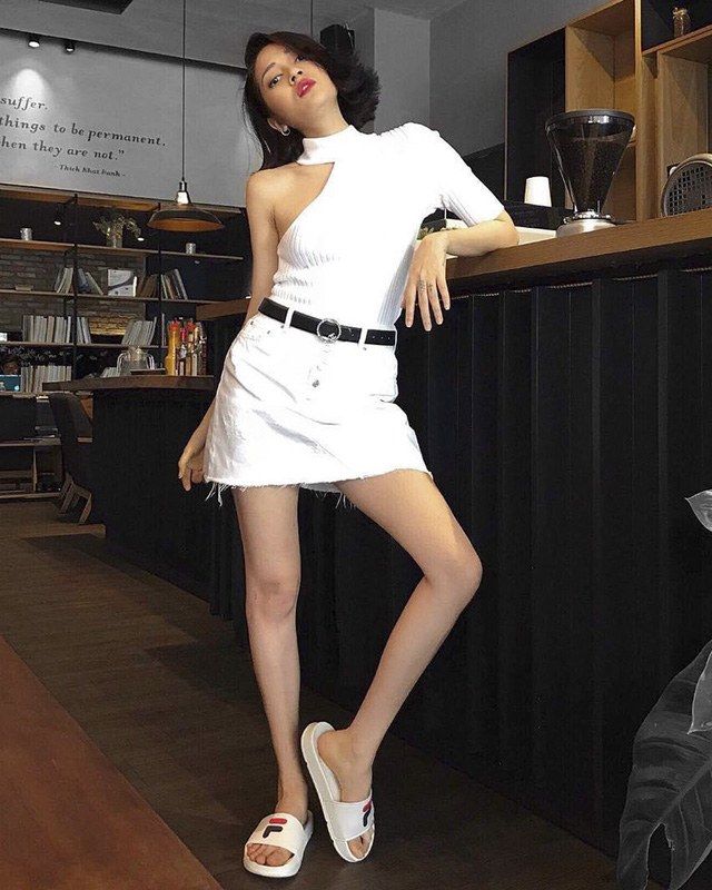 Vũ Ngọc Anh diện váy mỏng tang, Văn Mai Hương hoá cô dâu “bị lỗi” - Ảnh 16. Vũ Ngọc Anh diện váy mỏng tang, Văn Mai Hương hoá cô dâu “bị lỗi” - Ảnh 16.
