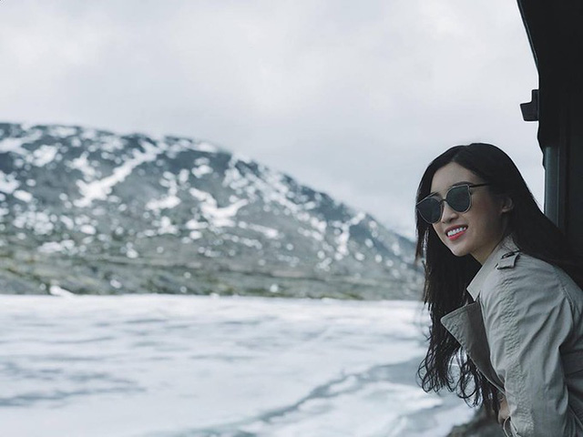 Hà Anh khoe ảnh nuy thời còn con gái; Anh Thư khoe ảnh đi thi hoa hậu cách 18 năm - Ảnh 18. Hà Anh khoe ảnh nuy thời còn con gái; Anh Thư khoe ảnh đi thi hoa hậu cách 18 năm - Ảnh 18.