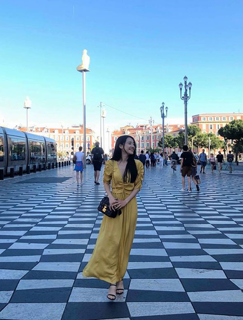 Hà Anh khoe ảnh nuy thời còn con gái; Anh Thư khoe ảnh đi thi hoa hậu cách 18 năm - Ảnh 22. Hà Anh khoe ảnh nuy thời còn con gái; Anh Thư khoe ảnh đi thi hoa hậu cách 18 năm - Ảnh 22.