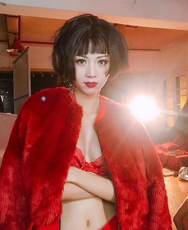 Hot girl Nóng cùng World Cup thay đổi ngoạn mục sau 4 năm - Ảnh 36.
