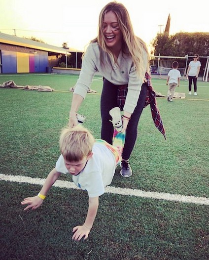 Hilary Duff mang bầu lần 2 - Ảnh 14. Hilary Duff mang bầu lần 2 - Ảnh 14.
