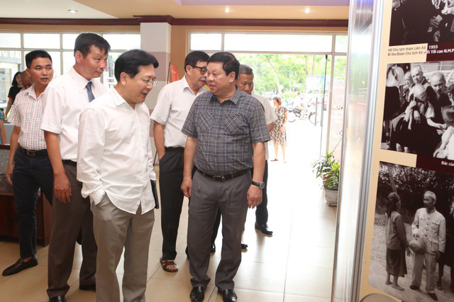 Cuộc hội ngộ của 3 nghệ sĩ đóng vai Bác Hồ thành công nhất - Ảnh 2.