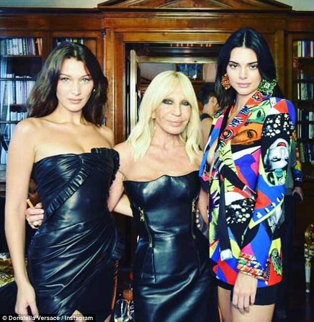Kendall Jenner và Bella Hadid khoe chân dài miên man - Ảnh 22. Kendall Jenner và Bella Hadid khoe chân dài miên man - Ảnh 22.