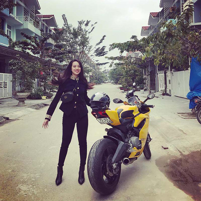 Hot girl xứ Huế 25 tuổi, m&ecirc; xe ph&acirc;n khối lớn, sở hữu 20 cửa h&agrave;ng - Ảnh 2.