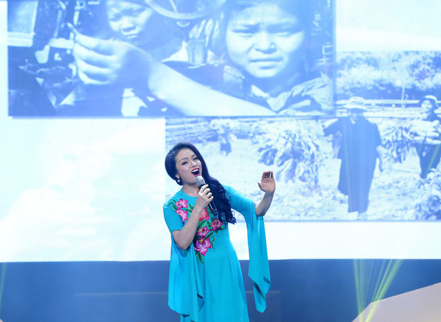Lắng đọng cảm x&uacute;c trong đ&ecirc;m nhạc tri &acirc;n ng&agrave;y Thương binh liệt sỹ - Ảnh 4.