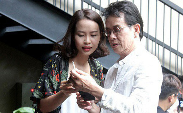 Những cặp h&ocirc;n nh&acirc;n lệch tuổi g&acirc;y gi&oacute; b&atilde;o thị phi trong showbiz - Ảnh 14.