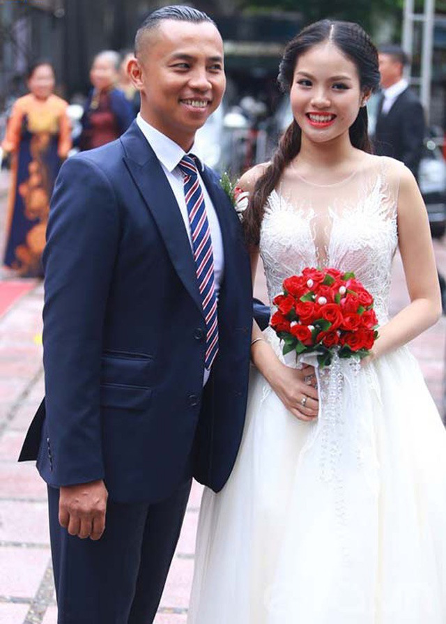 Những cặp h&ocirc;n nh&acirc;n lệch tuổi g&acirc;y gi&oacute; b&atilde;o thị phi trong showbiz - Ảnh 30.