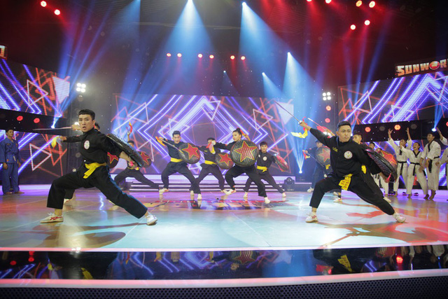 Nh&oacute;m Người Anh Em đăng quang Qu&aacute;n qu&acirc;n &ldquo;Đấu trường v&otilde; nhạc&rdquo; m&ugrave;a đầu ti&ecirc;n - Ảnh 24.