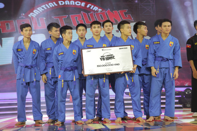 Nh&oacute;m Người Anh Em đăng quang Qu&aacute;n qu&acirc;n &ldquo;Đấu trường v&otilde; nhạc&rdquo; m&ugrave;a đầu ti&ecirc;n - Ảnh 32.