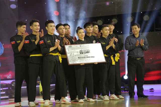 Nh&oacute;m Người Anh Em đăng quang Qu&aacute;n qu&acirc;n &ldquo;Đấu trường v&otilde; nhạc&rdquo; m&ugrave;a đầu ti&ecirc;n - Ảnh 34.