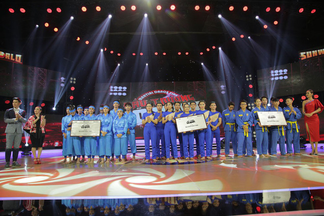 Nh&oacute;m Người Anh Em đăng quang Qu&aacute;n qu&acirc;n &ldquo;Đấu trường v&otilde; nhạc&rdquo; m&ugrave;a đầu ti&ecirc;n - Ảnh 36.